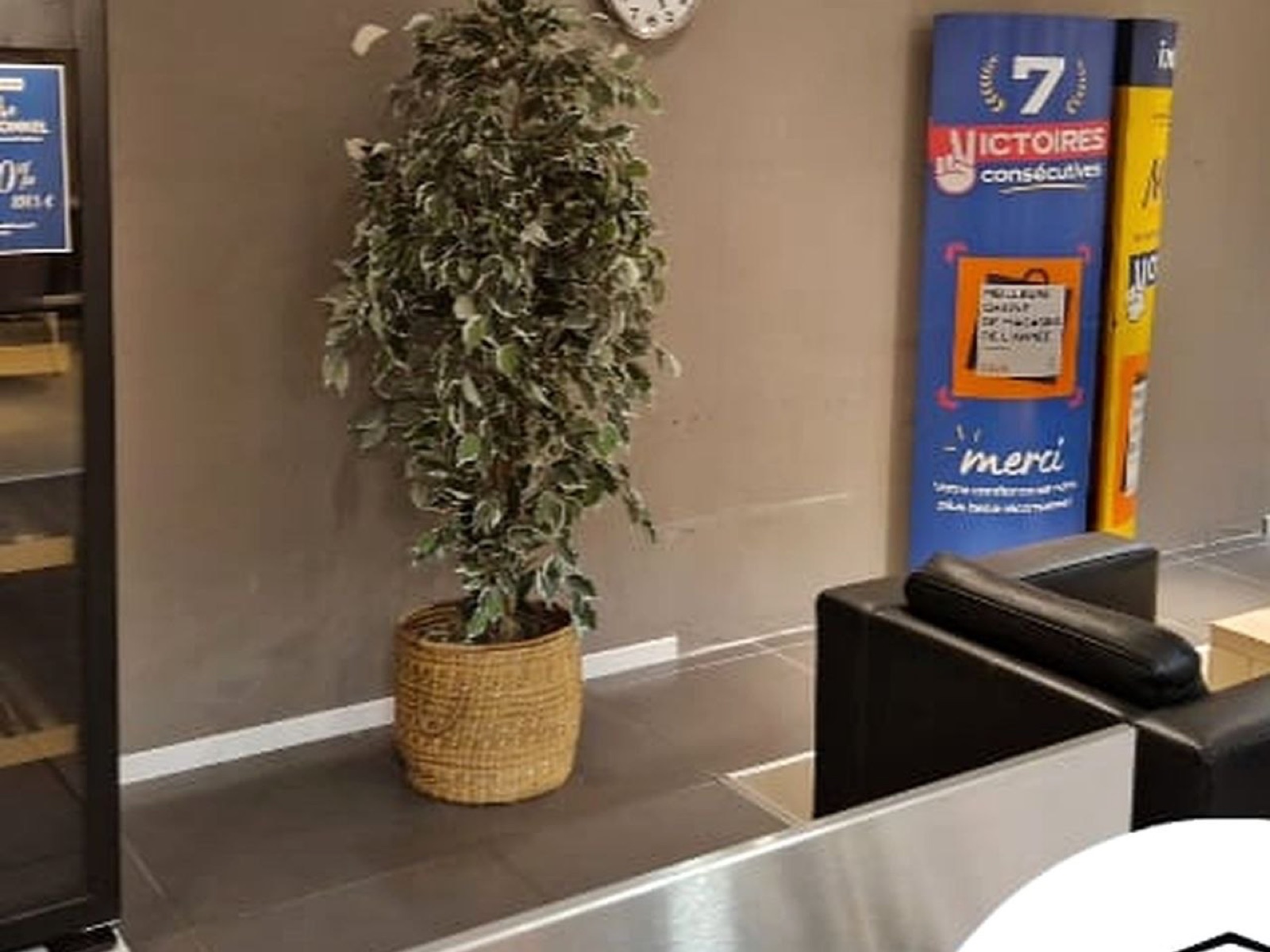 Avant mise en peinture d'un espace professionnel par Peinture Olasso